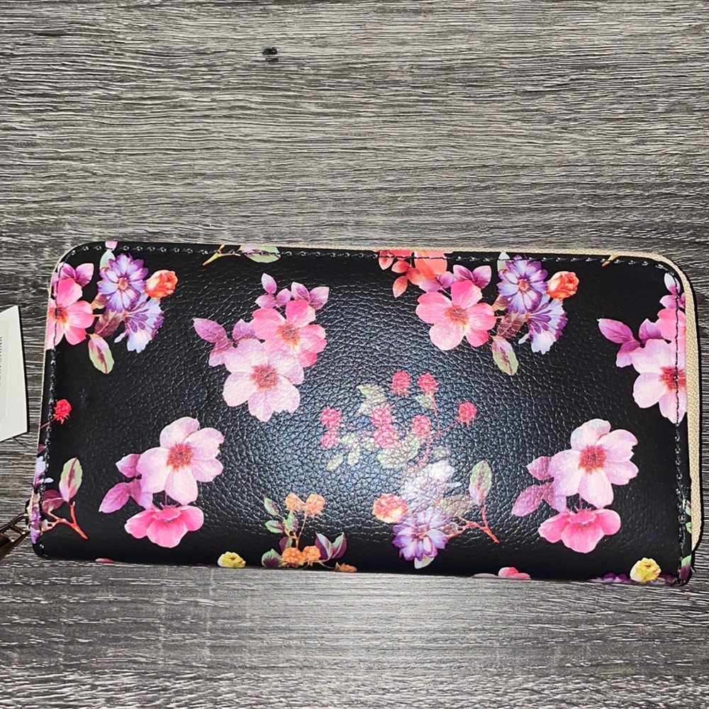 Flower wallet
